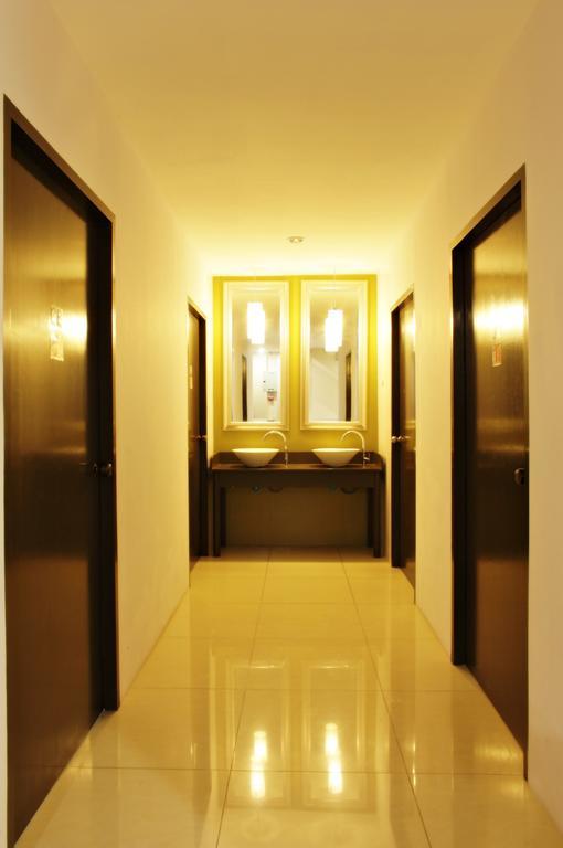 Link Corner Hostel Bangkok Extérieur photo