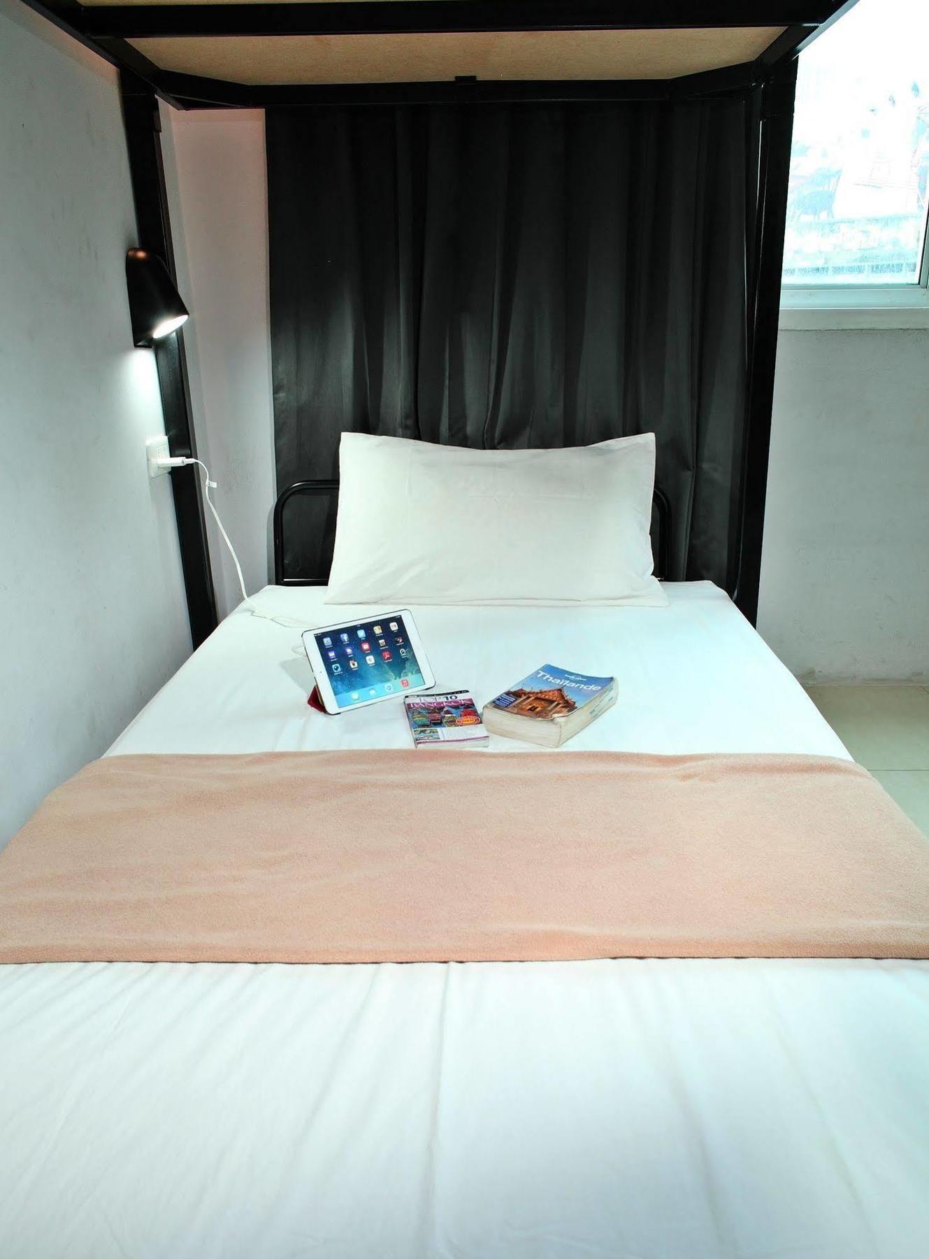 Link Corner Hostel Bangkok Extérieur photo